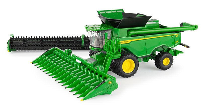 1/64 Scale John Deere X9 1100 Combine with Duals - Prestige Collection - Houlihan Saddlery LLC
